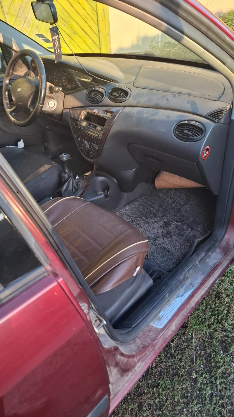 Ford Focus 1.8 бензин , снимка 2 - Автомобили и джипове - 52179426
