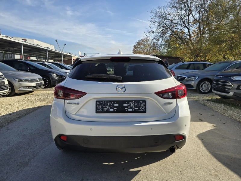 Mazda 3 1.5 SKYACTIV 100к.с Топ състояние , снимка 6 - Автомобили и джипове - 52244595