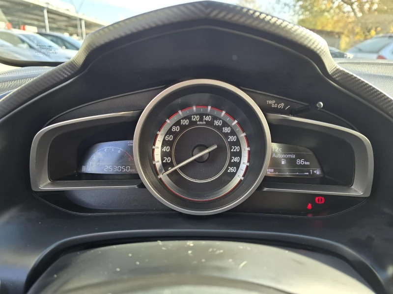 Mazda 3 1.5 SKYACTIV 100к.с Топ състояние , снимка 17 - Автомобили и джипове - 52244595