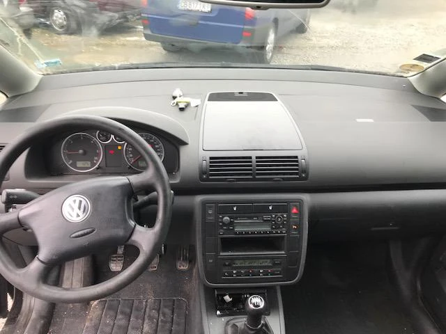 VW Sharan  1.9 131kc ADM, снимка 7 - Автомобили и джипове - 47290689