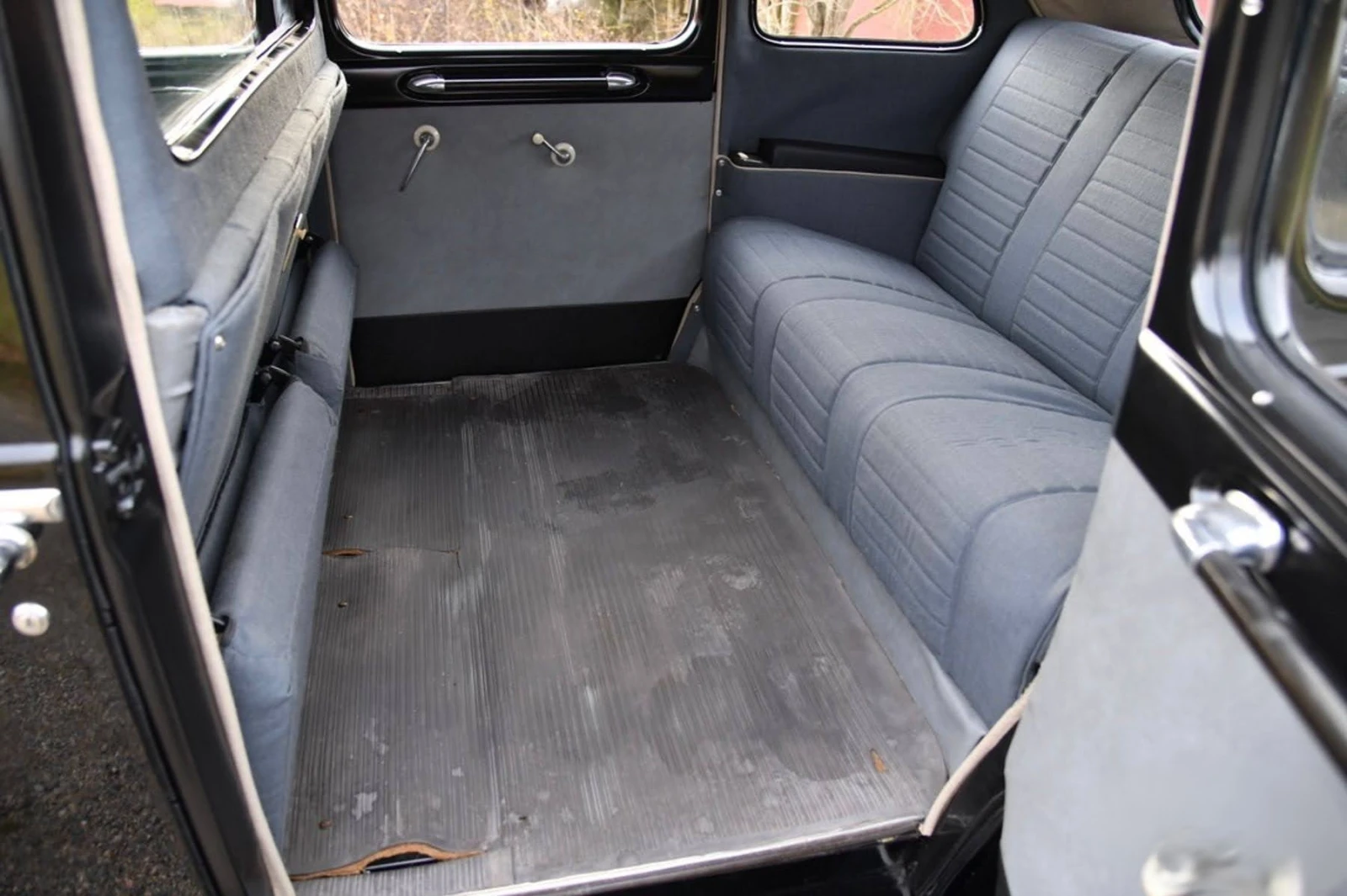 Volvo P 1800 PV831 Sweden Taxi | Mobile.bg — изображение 12