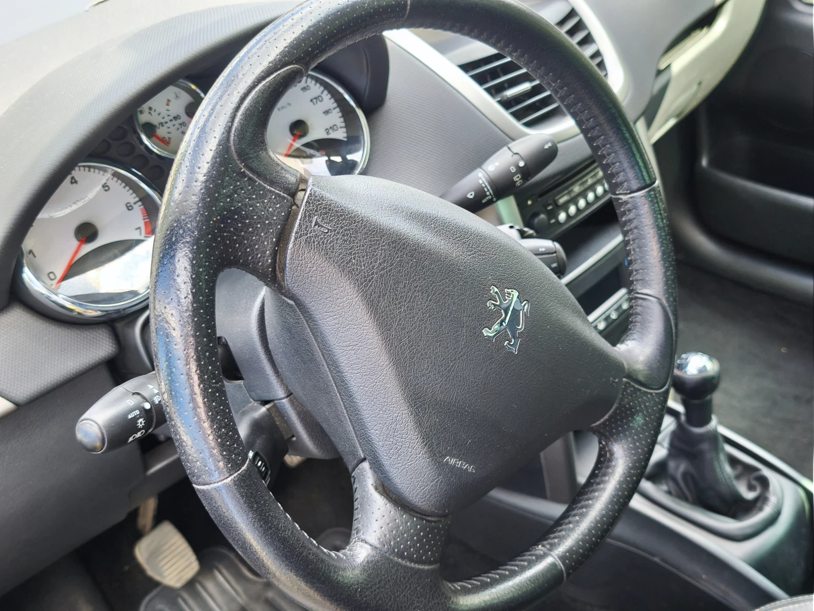 Peugeot 207 SW - изображение 9