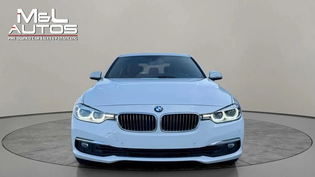 BMW 330 i 3 Series AWD xDrive АвтоКредит  (ЦЕНА ДО БГ)