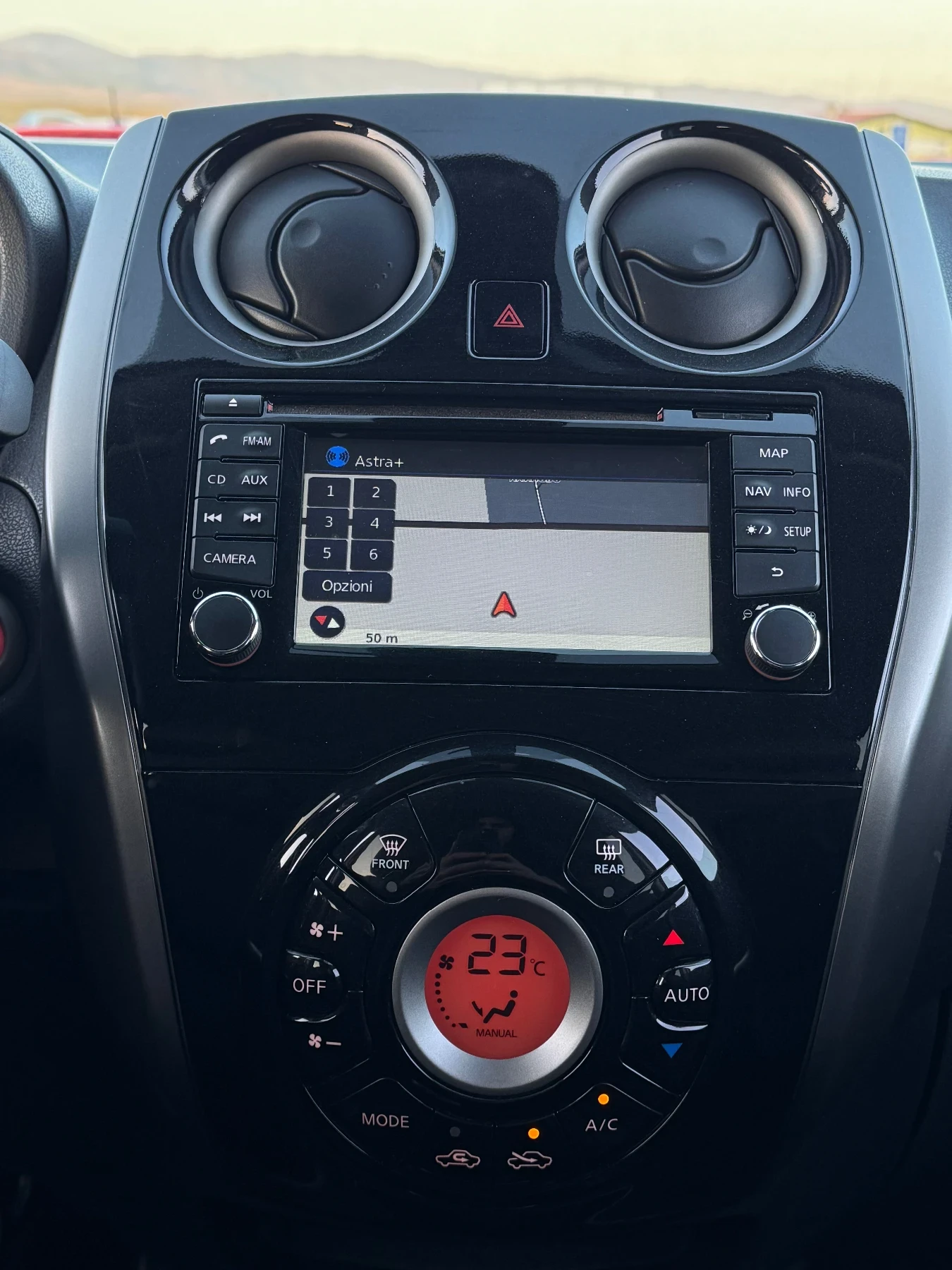 Nissan Note Navi/Camera/Road assistance/service history, снимка 12 - Автомобили и джипове - 53841732