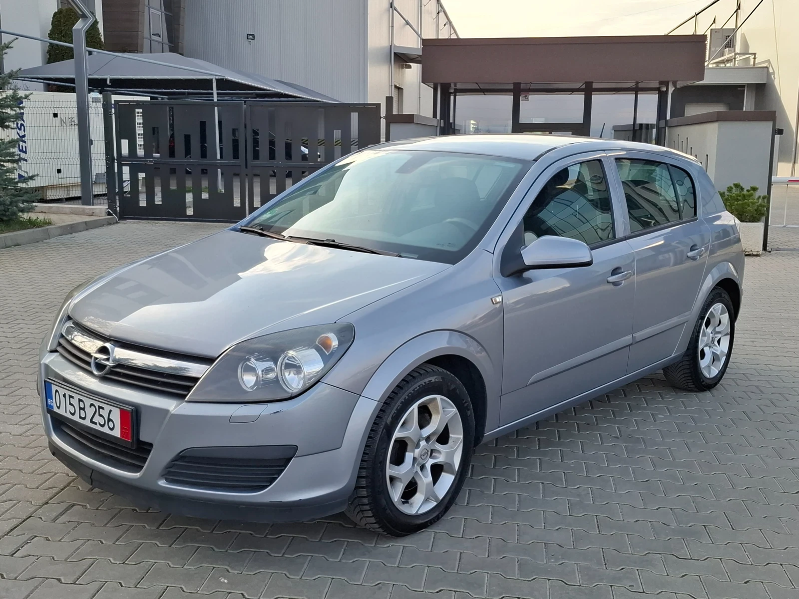 Opel Astra 1.9CDTI* (120кс)* * FACELIFT* * HOB BHOC* * , снимка 6 - Автомобили и джипове - 54045317
