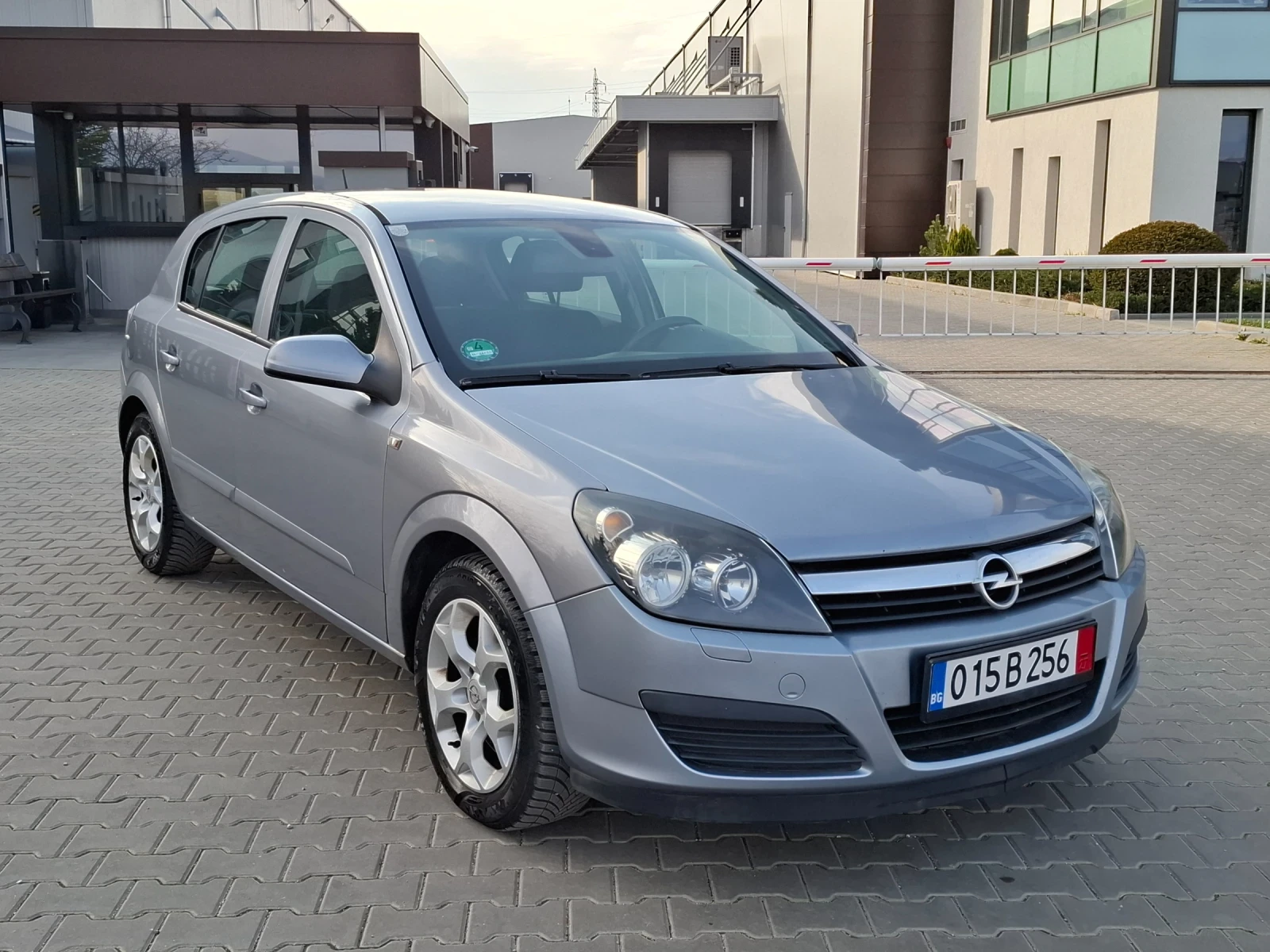Opel Astra 1.9CDTI* (120кс)* * FACELIFT* * HOB BHOC* * , снимка 11 - Автомобили и джипове - 54045317