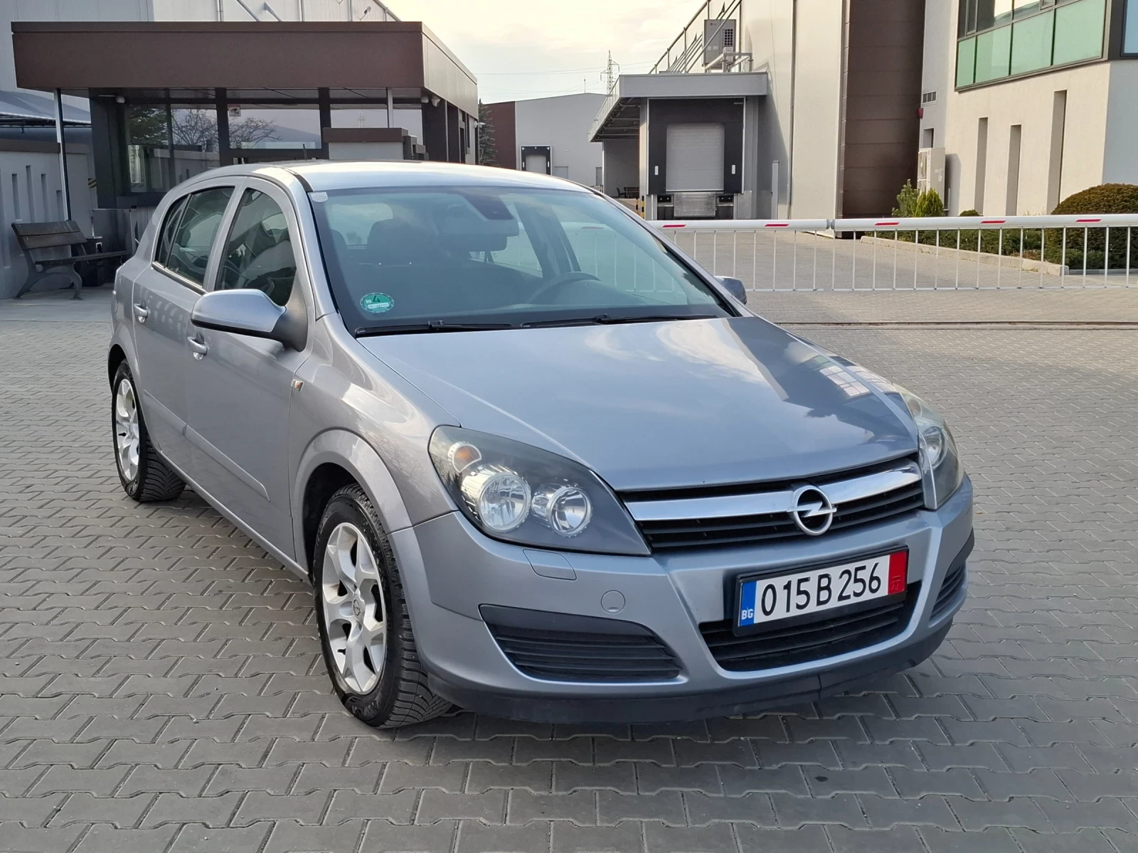 Opel Astra 1.9CDTI* (120кс)* * FACELIFT* * HOB BHOC* * , снимка 8 - Автомобили и джипове - 54045317