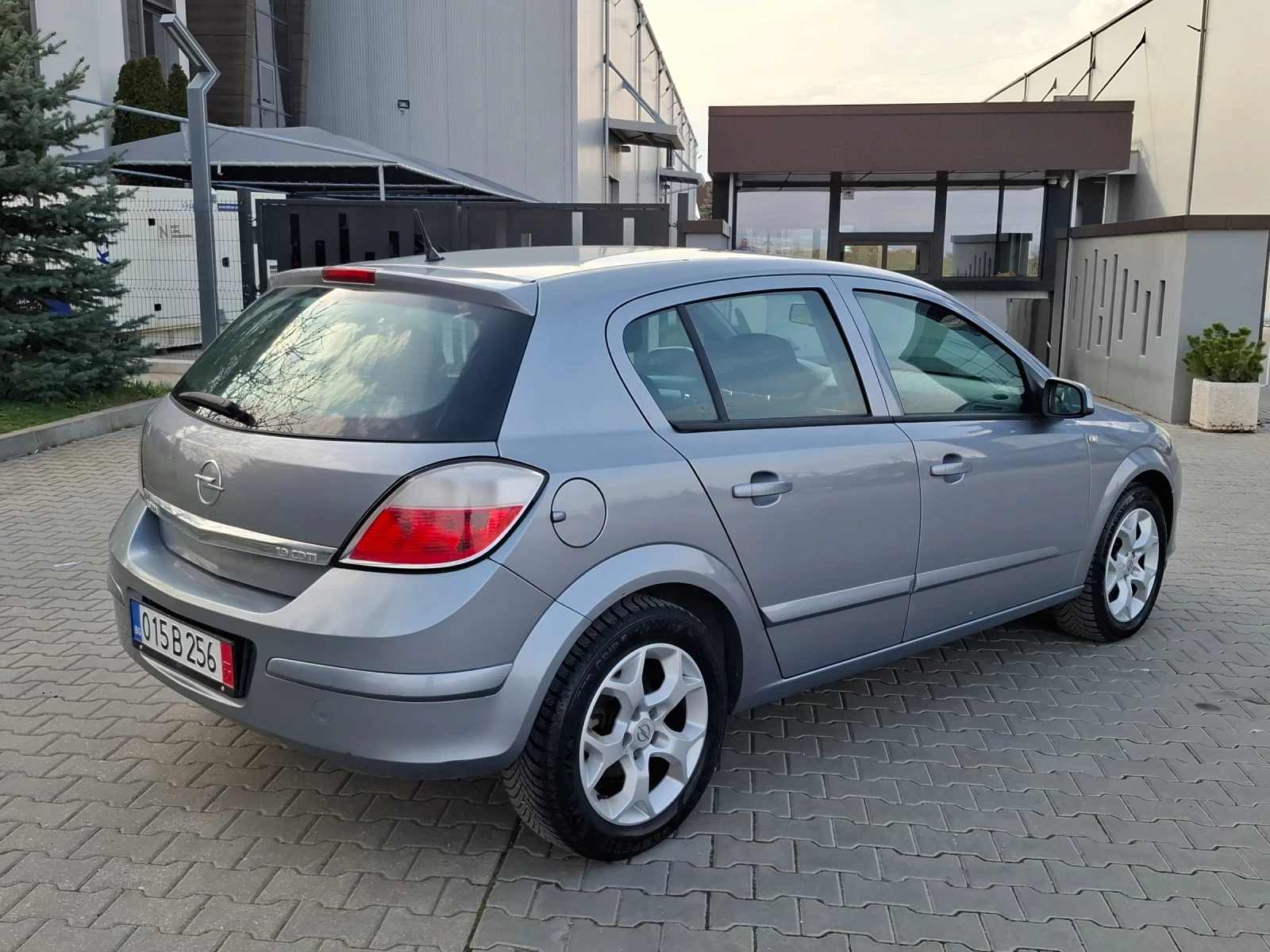 Opel Astra 1.9CDTI* (120кс)* * FACELIFT* * HOB BHOC* * , снимка 13 - Автомобили и джипове - 54045317