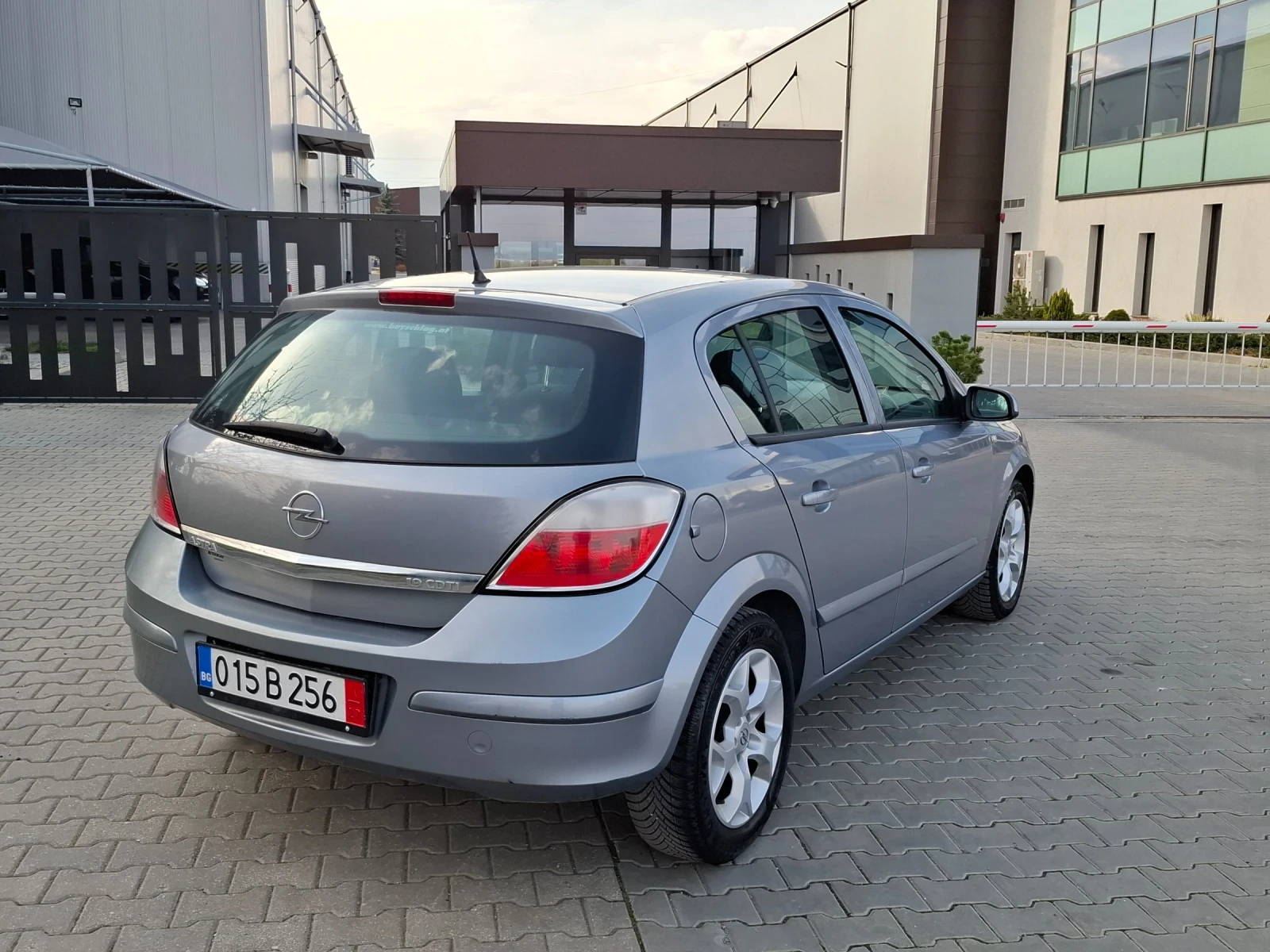 Opel Astra 1.9CDTI* (120кс)* * FACELIFT* * HOB BHOC* * , снимка 14 - Автомобили и джипове - 54045317