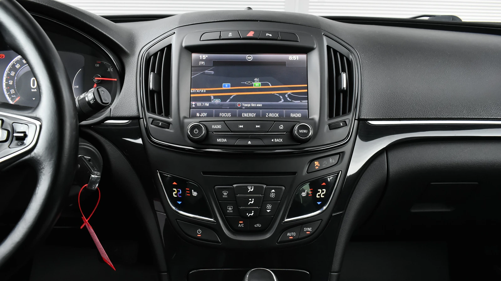 Opel Insignia Sports Tourer 1.6d Cosmo Automatic, снимка 11 - Автомобили и джипове - 54220068