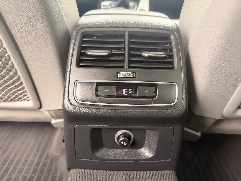 Audi A4 quattro Premium Plus AWD, снимка 17 - Автомобили и джипове - 54519311