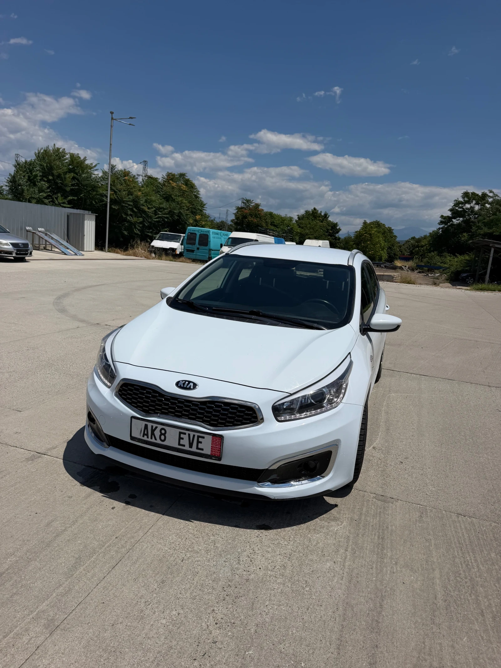 Kia Ceed 1.6 Diesel, снимка 3 - Автомобили и джипове - 55578272