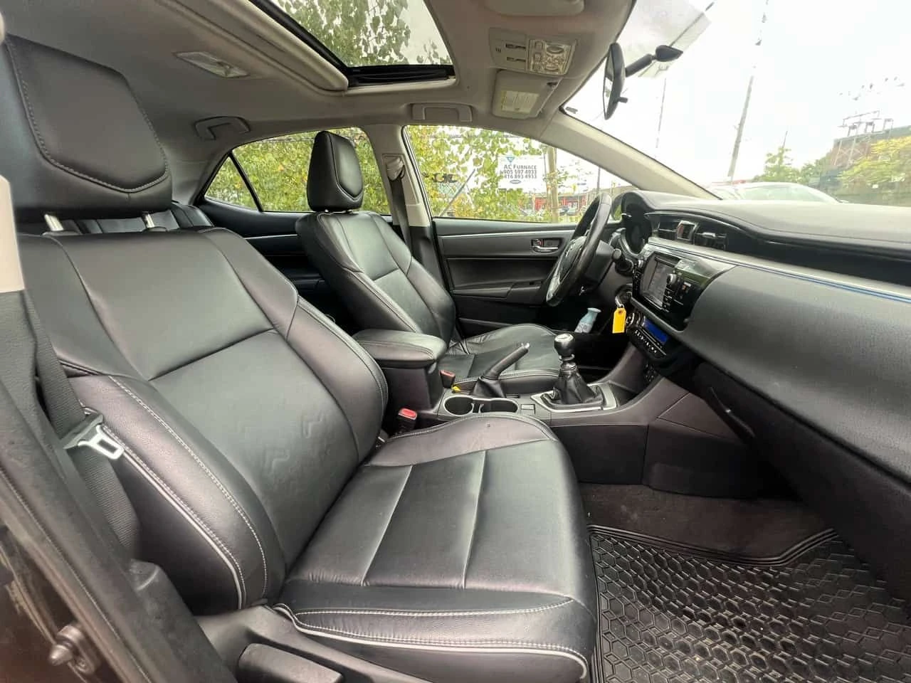 Toyota Corolla * 4dr Sdn * АВТОКРЕДИТ БЕЗ ПЪРВОНАЧАЛНА ВНОСКА* , снимка 13 - Автомобили и джипове - 55164015