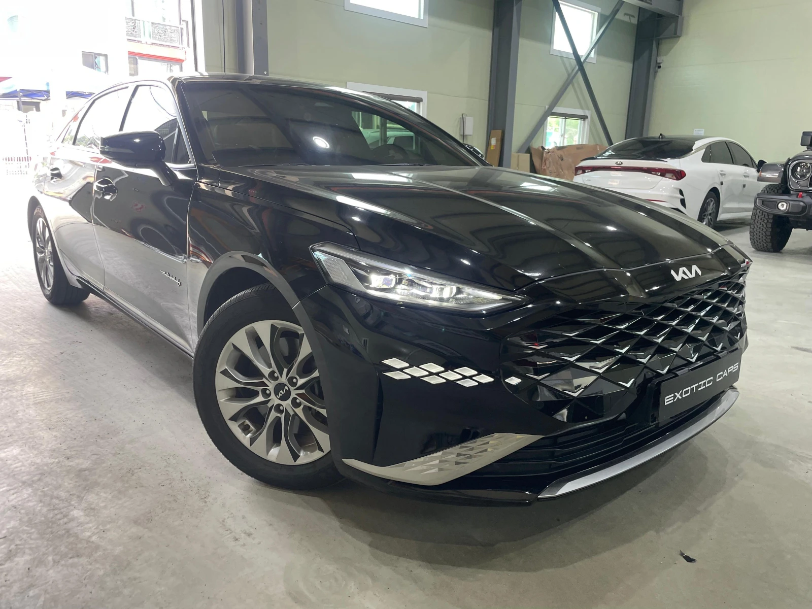 Kia K8 3.5 LPG ! 2WD ! Trendy !