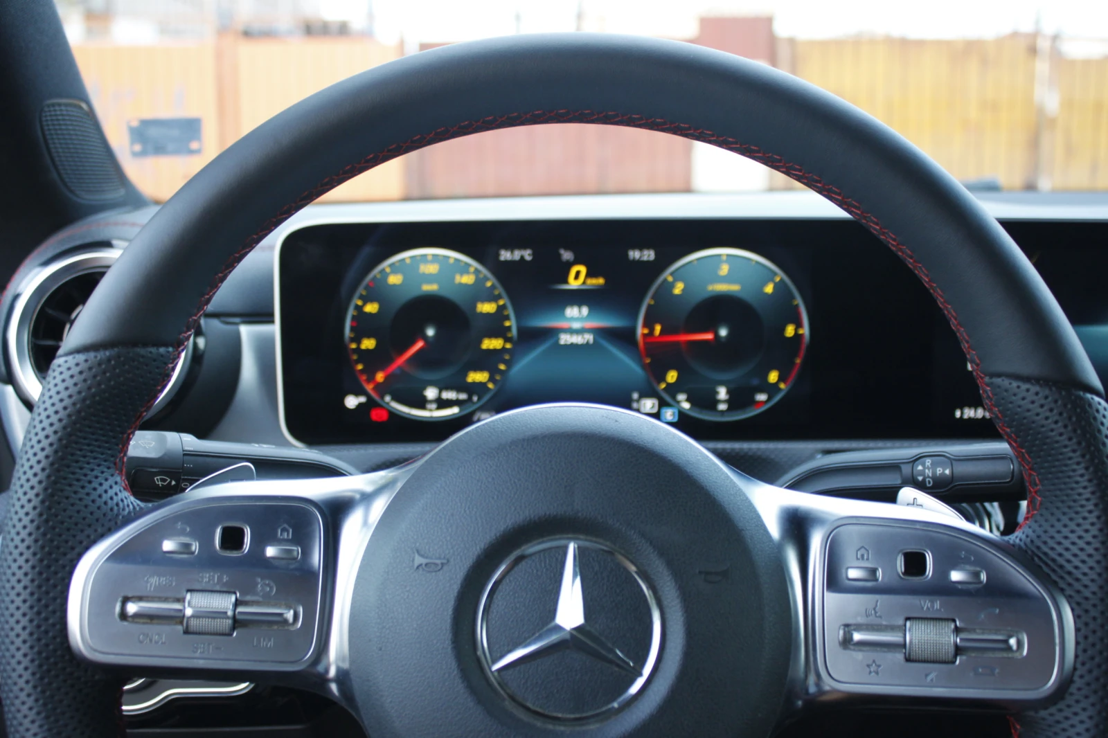 Mercedes-Benz CLA 180 AMG Line* 2021* Седан, снимка 12 - Автомобили и джипове - 55930853