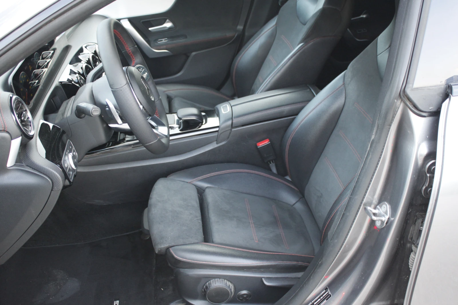Mercedes-Benz CLA 180 AMG Line* 2021* Седан, снимка 10 - Автомобили и джипове - 55930853