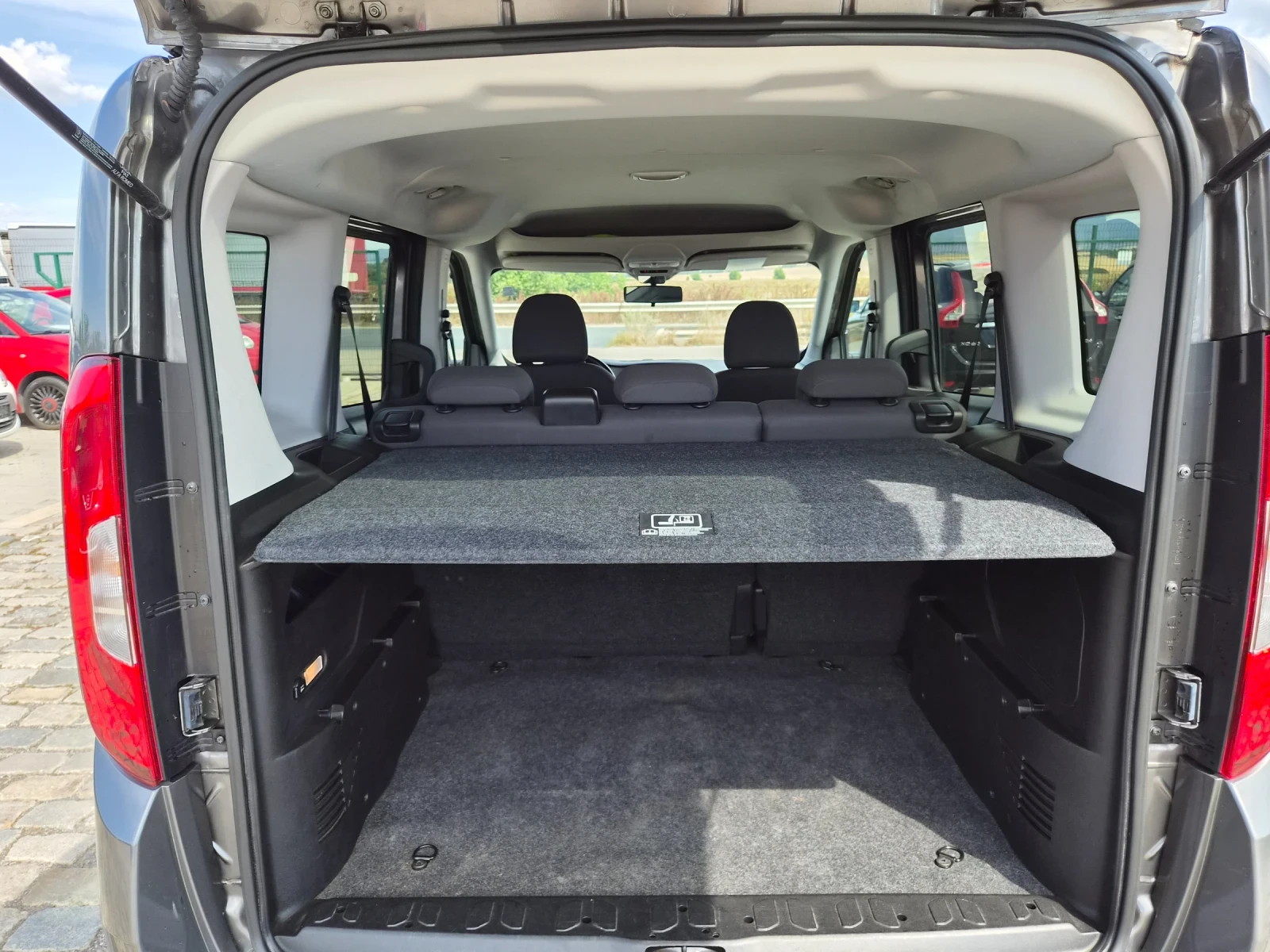 Fiat Doblo 1.4 Фабричен метан 5 места EURO 6B, снимка 9 - Автомобили и джипове - 55934102