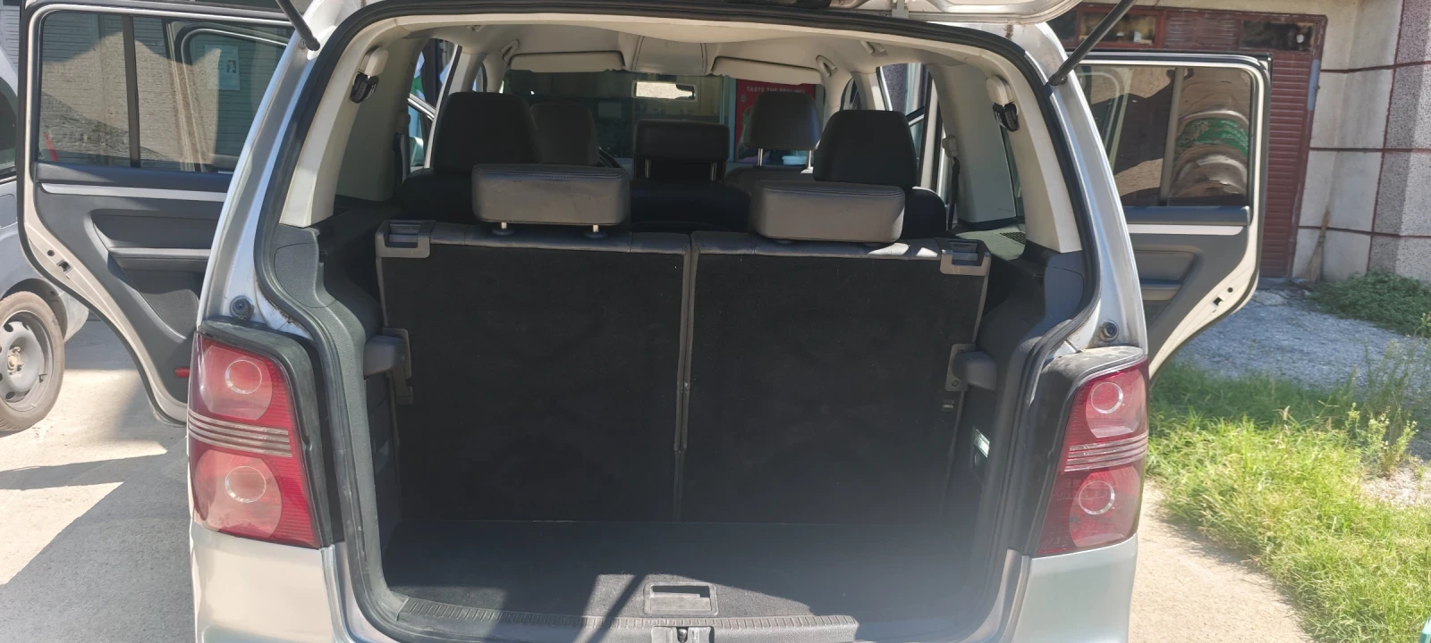VW Touran, снимка 9 - Автомобили и джипове - 55991061