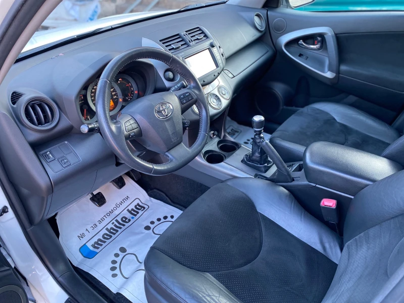 Toyota Rav4 Luxury, keyless, navi, Italy!, снимка 10 - Автомобили и джипове - 48082675