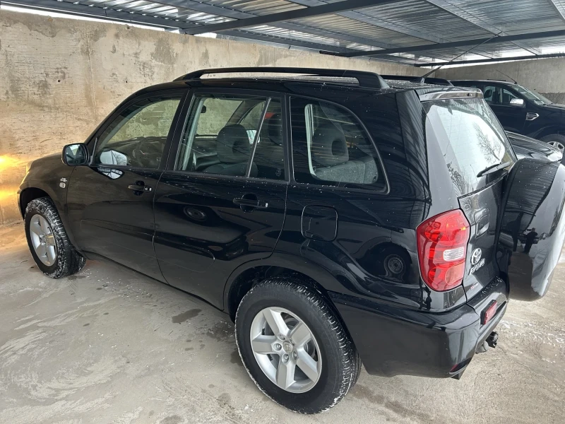 Toyota Rav4 2.0 TDI, снимка 11 - Автомобили и джипове - 49182742