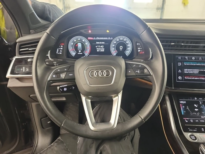 Audi Q7 55tfsi * TECHNIK * 20500km! * CARFAX * , снимка 9 - Автомобили и джипове - 53451185