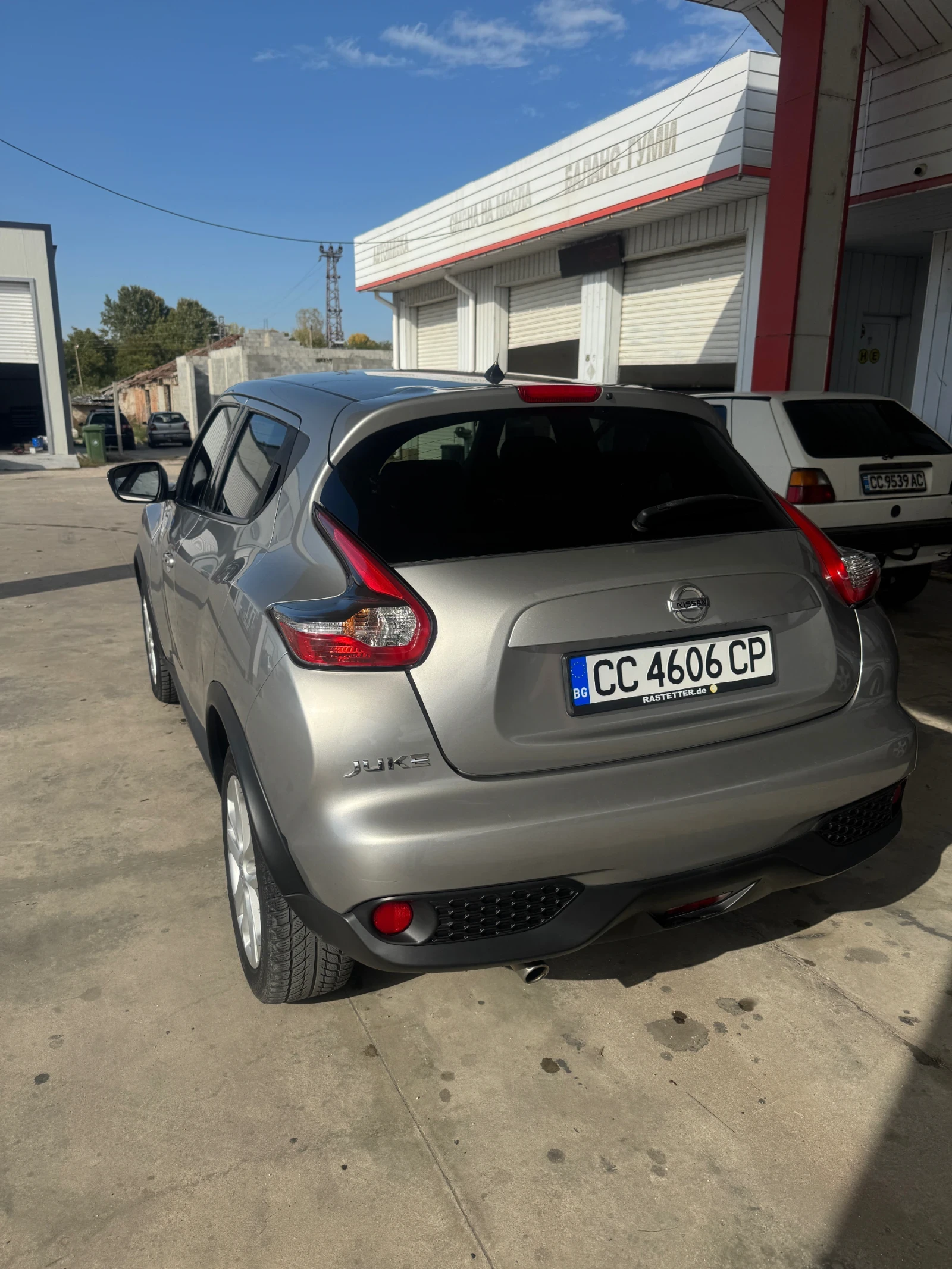 Nissan Juke 1.6 16v 117к.с АВТОМАТИК - изображение 2