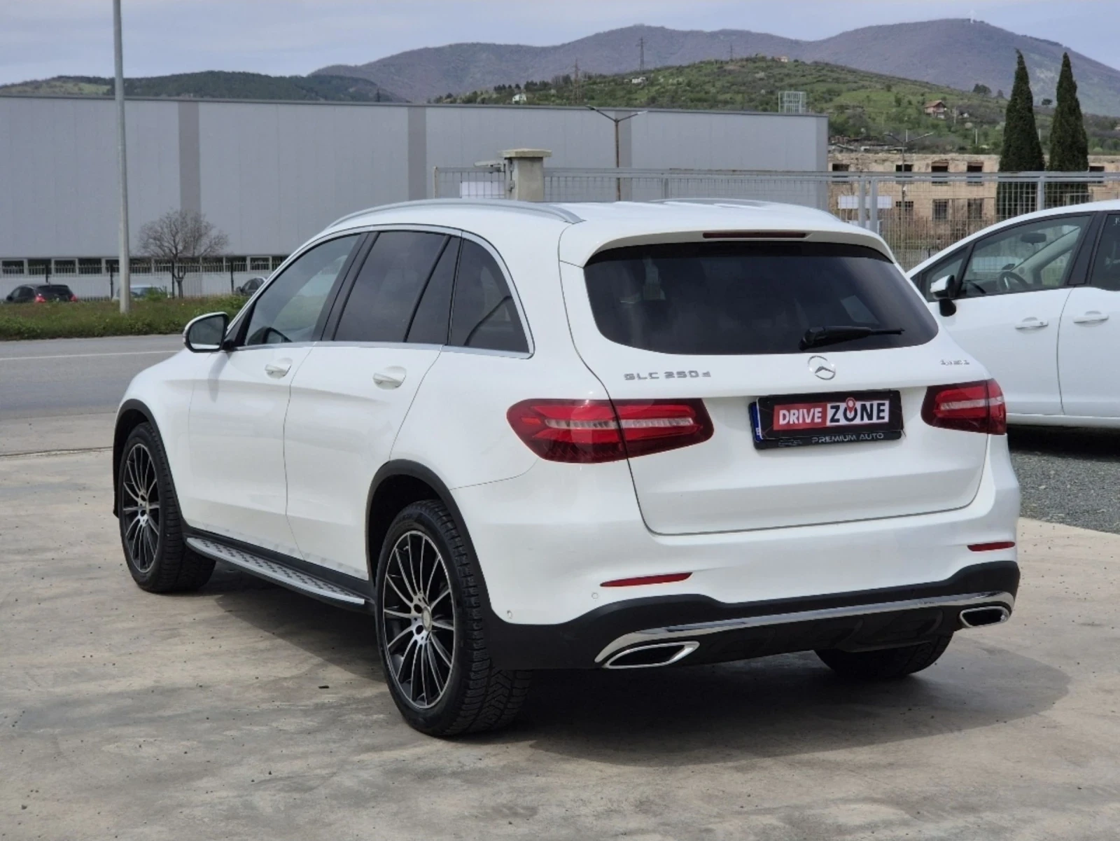 Mercedes-Benz GLC 250 D 9G Tronic AirMatik PANORAMA , снимка 7 - Автомобили и джипове - 54211350