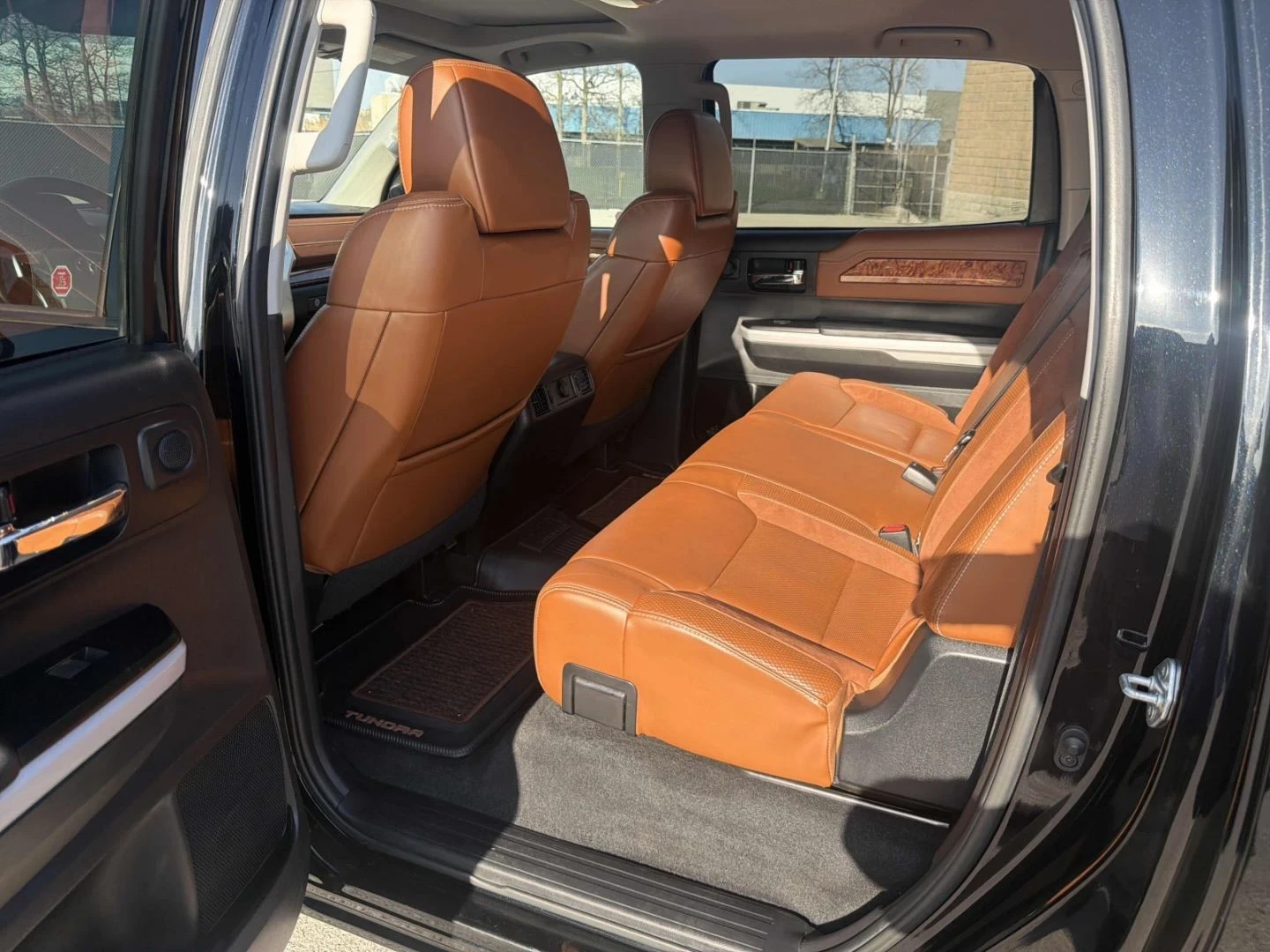 Toyota Tundra Platinum * 1794 EDITION* Back cam* Шибидах* Обдухв, снимка 13 - Автомобили и джипове - 54476944