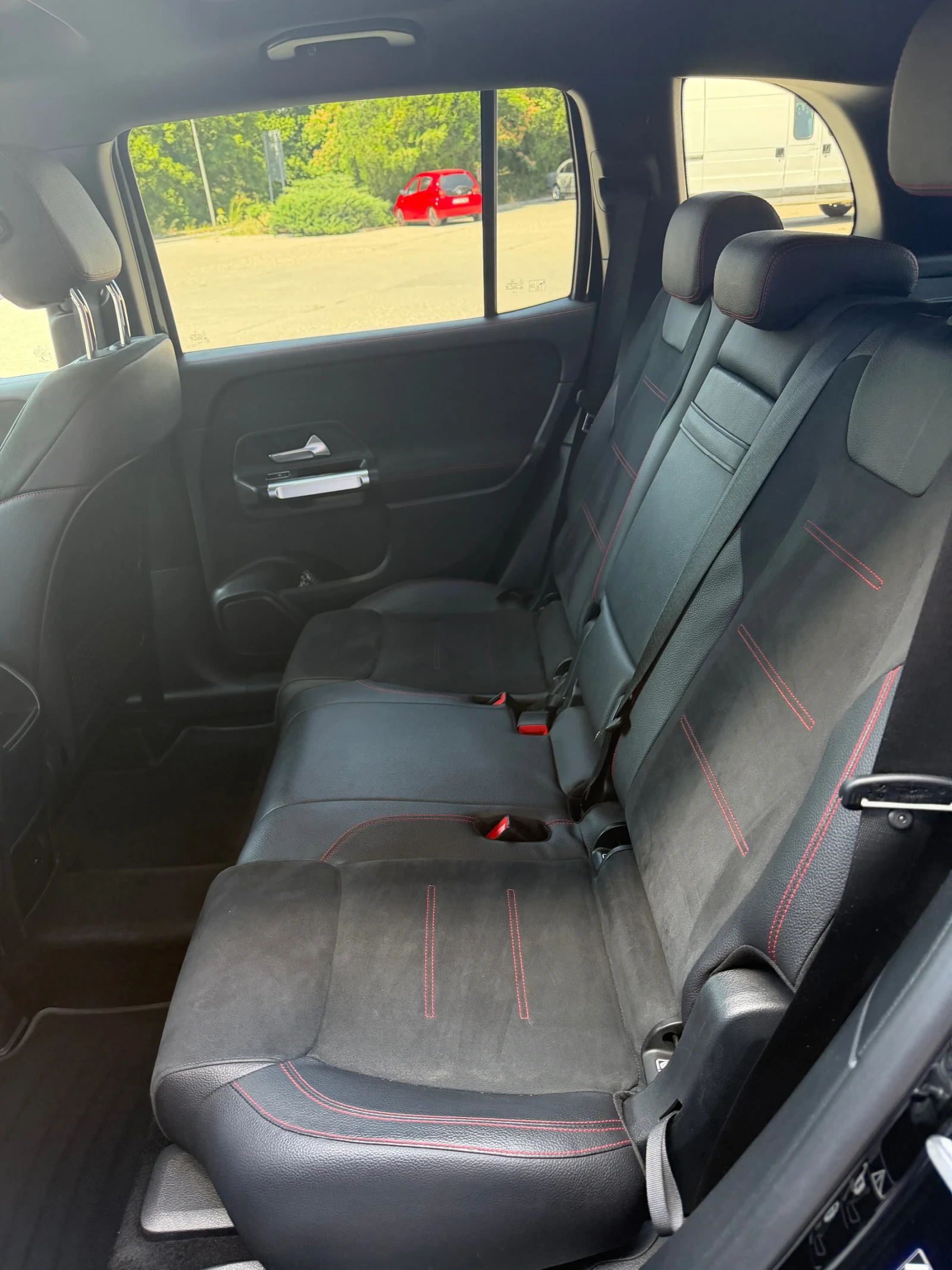 Mercedes-Benz GLB 220 AMG Line, снимка 14 - Автомобили и джипове - 55090047