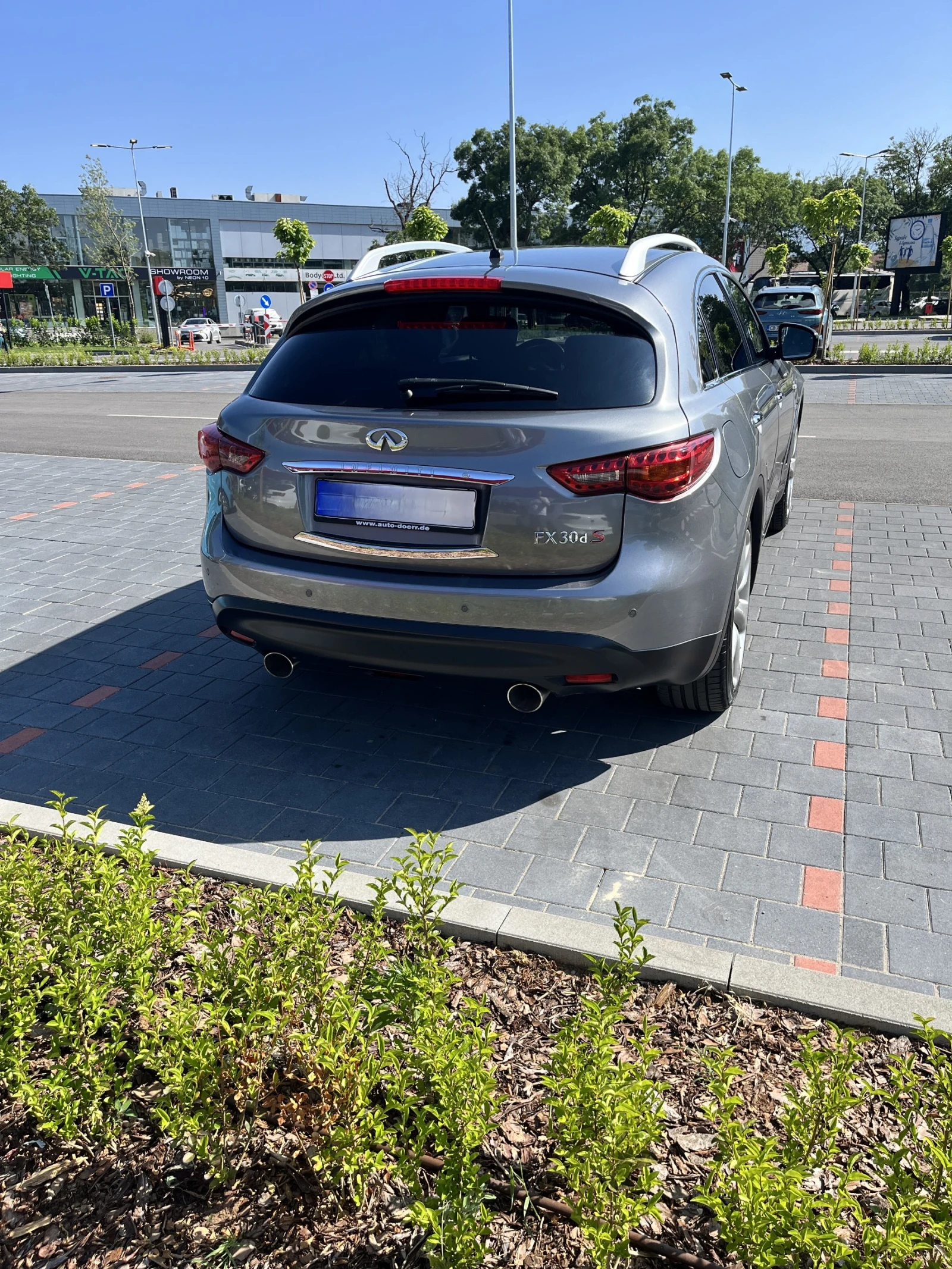 Infiniti Fx 30, снимка 4 - Автомобили и джипове - 55231314