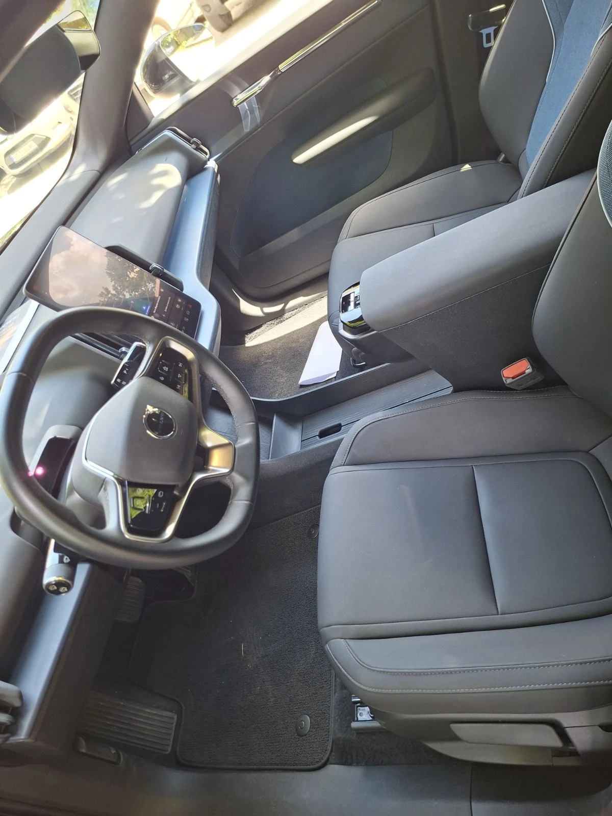 Volvo EX30 long range  | Mobile.bg � ����������� 9