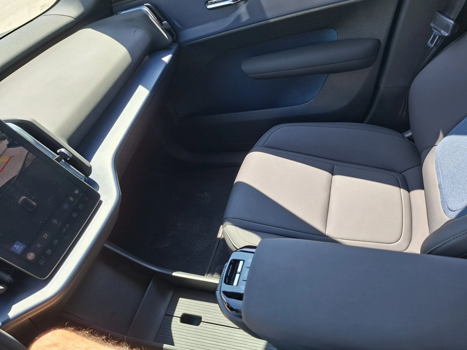 Volvo EX30 long range  | Mobile.bg � ����������� 8