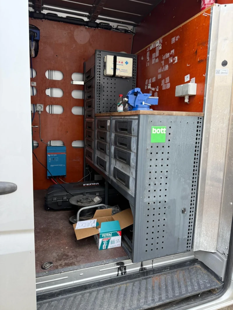 VW Crafter, снимка 8 - Бусове и автобуси - 52512446