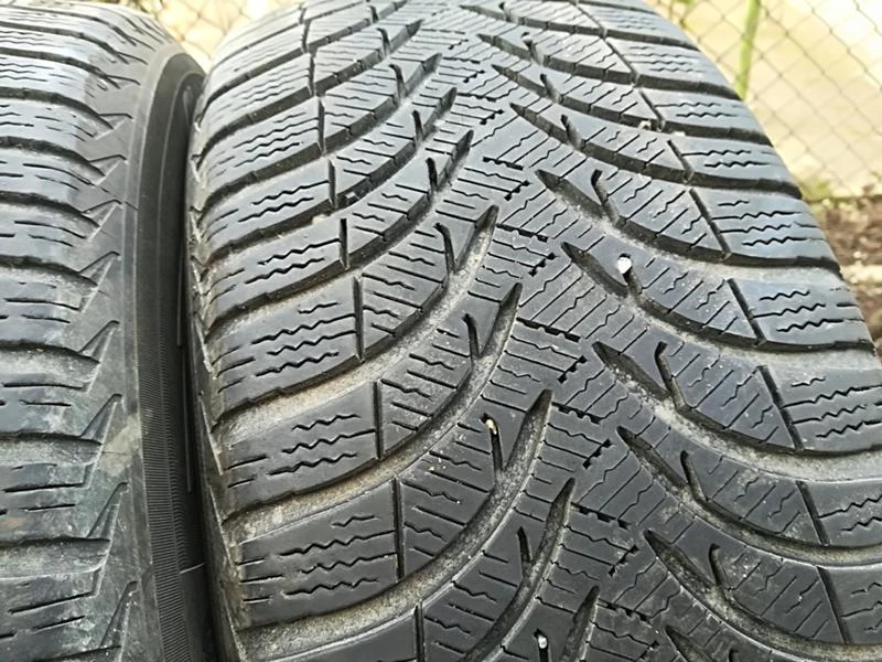 Гуми Зимни 225/55R16, снимка 3 - Гуми и джанти - 23918803