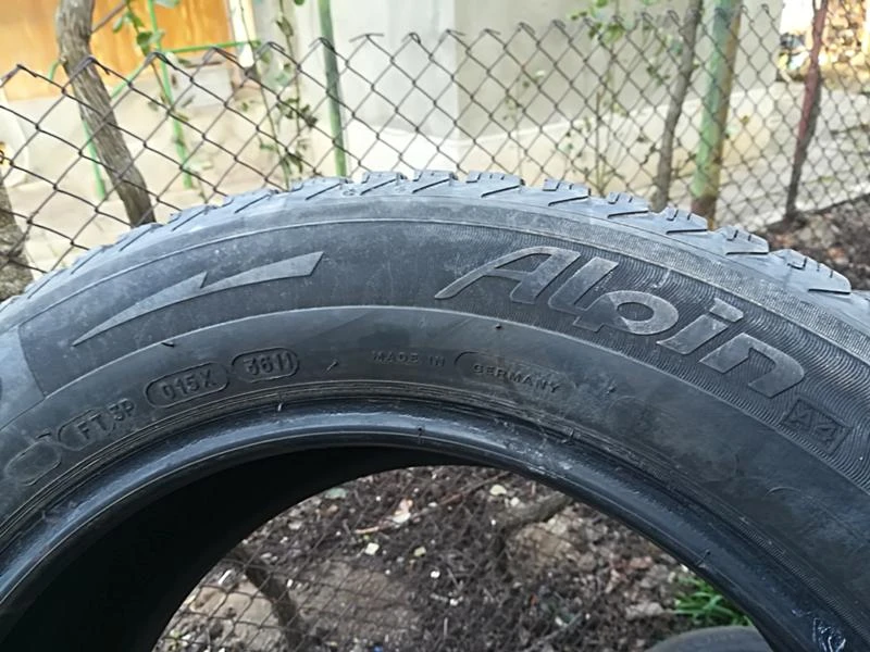 Гуми Зимни 225/55R16, снимка 6 - Гуми и джанти - 23918803