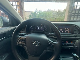 Hyundai Elantra седан, снимка 14
