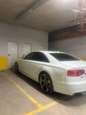 ������ Audi S8