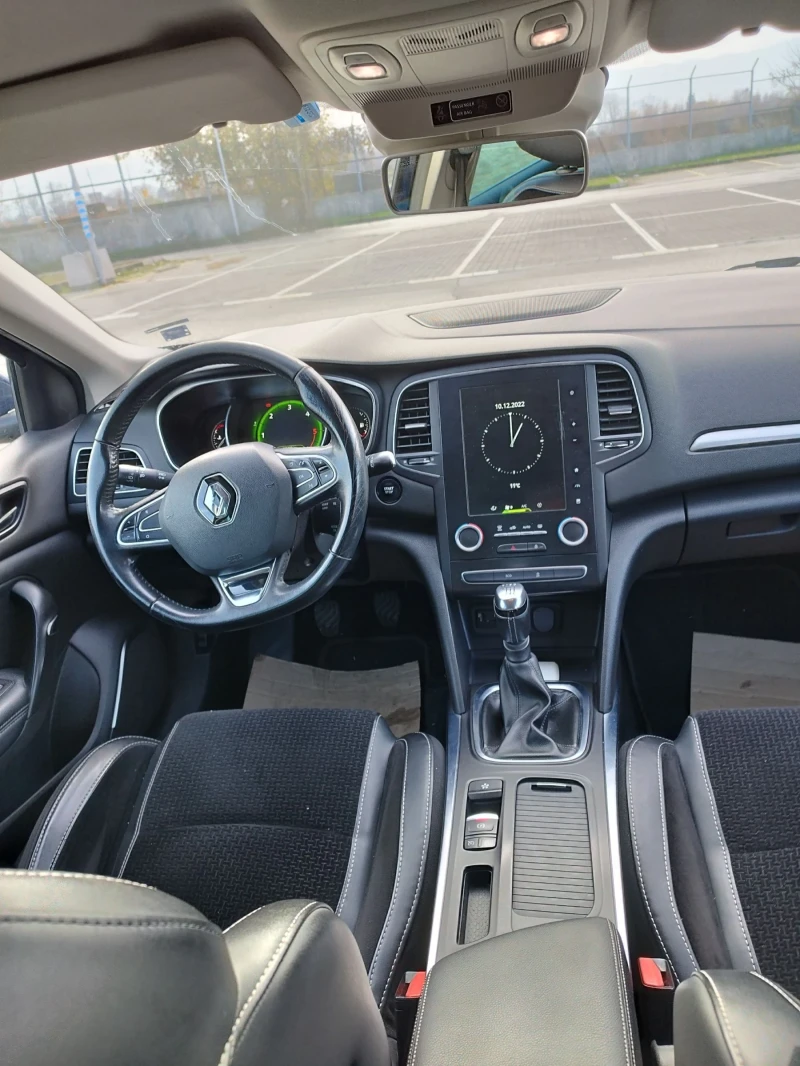 Renault Megane, снимка 6 - Автомобили и джипове - 47817312