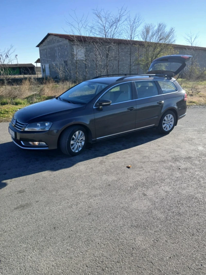 VW Passat, снимка 2 - Автомобили и джипове - 48228471