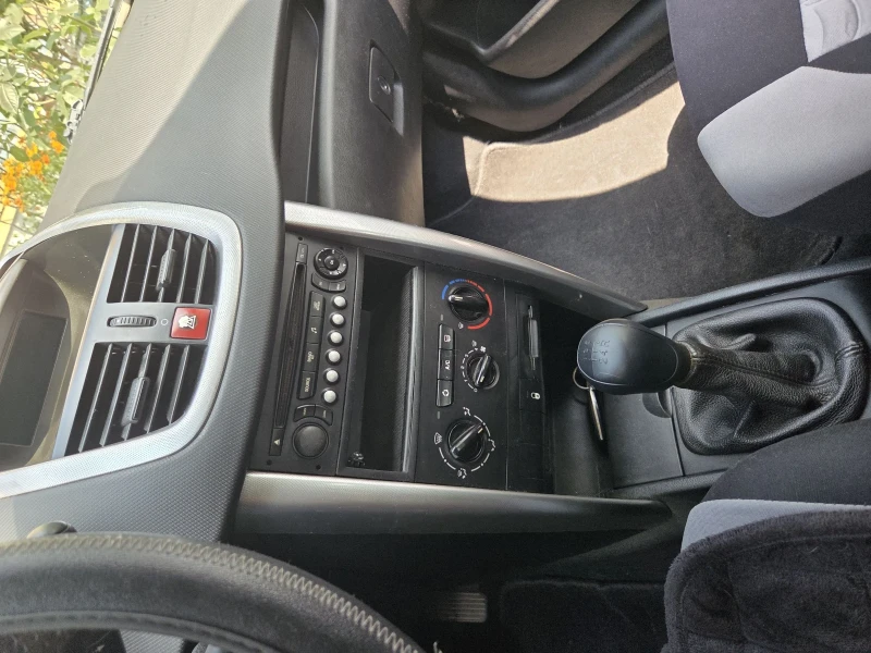Peugeot 207 1.6 HDI, снимка 4 - Автомобили и джипове - 52395125