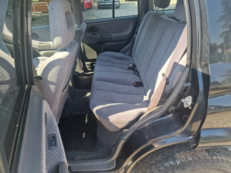 Suzuki Grand vitara 2.5 LPG, снимка 11 - Автомобили и джипове - 51359006