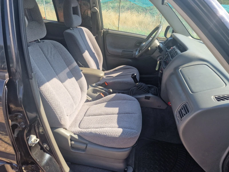 Suzuki Grand vitara 2.5 LPG, снимка 9 - Автомобили и джипове - 51359006