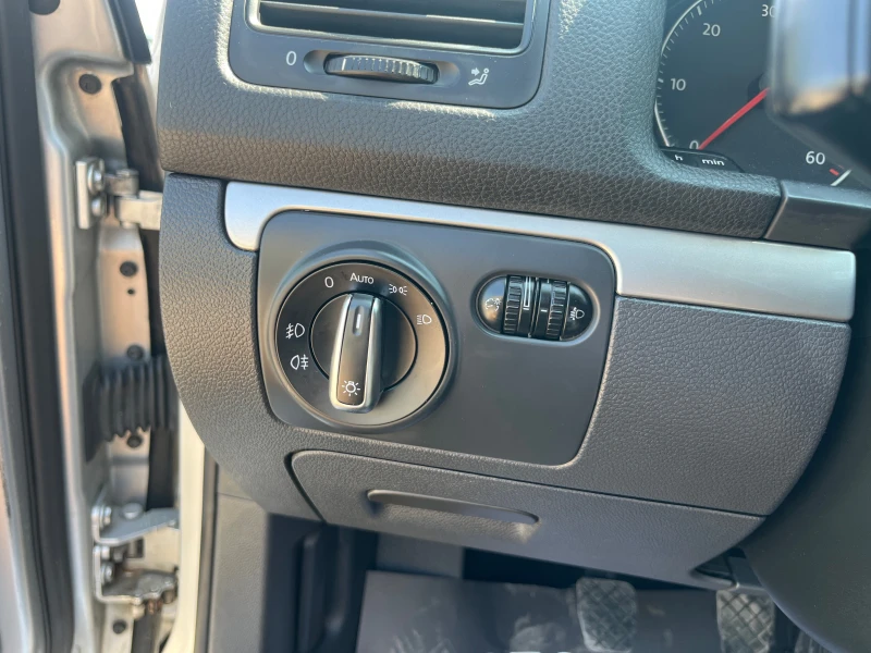 VW Golf 2.0TDI, снимка 8 - Автомобили и джипове - 52088780