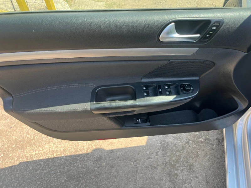 VW Golf 2.0TDI, снимка 6 - Автомобили и джипове - 52088780