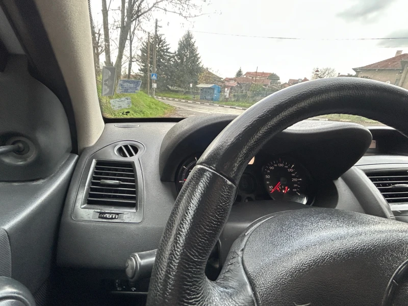Renault Megane 1.6i-112к.с., снимка 11 - Автомобили и джипове - 52620040