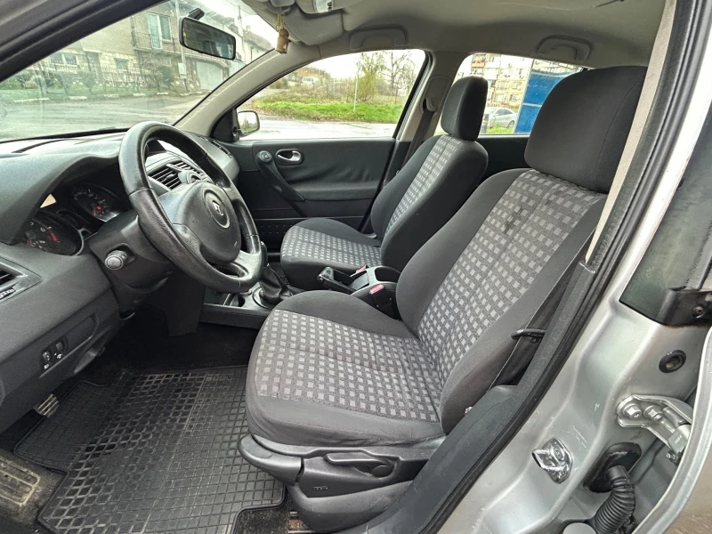 Renault Megane 1.6i-112к.с., снимка 9 - Автомобили и джипове - 52620040