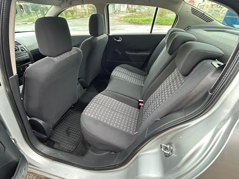 Renault Megane 1.6i-112к.с., снимка 10 - Автомобили и джипове - 52620040