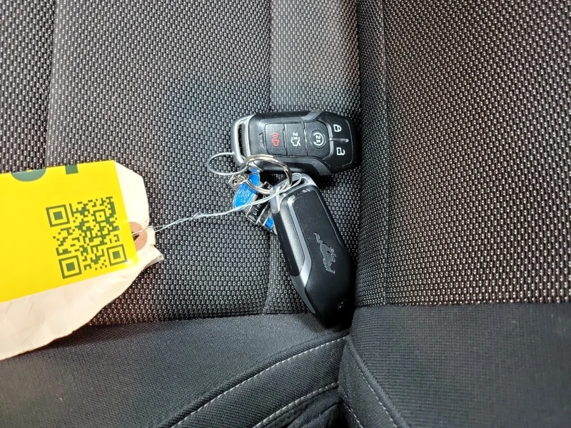 Ford Mustang * * CARFAX * * АВТО КРЕДИТ * * , снимка 13 - Автомобили и джипове - 52940850