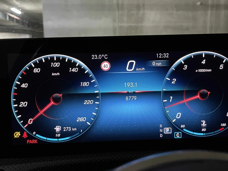 Mercedes-Benz A 220 4MATIC, снимка 11 - Автомобили и джипове - 53598043