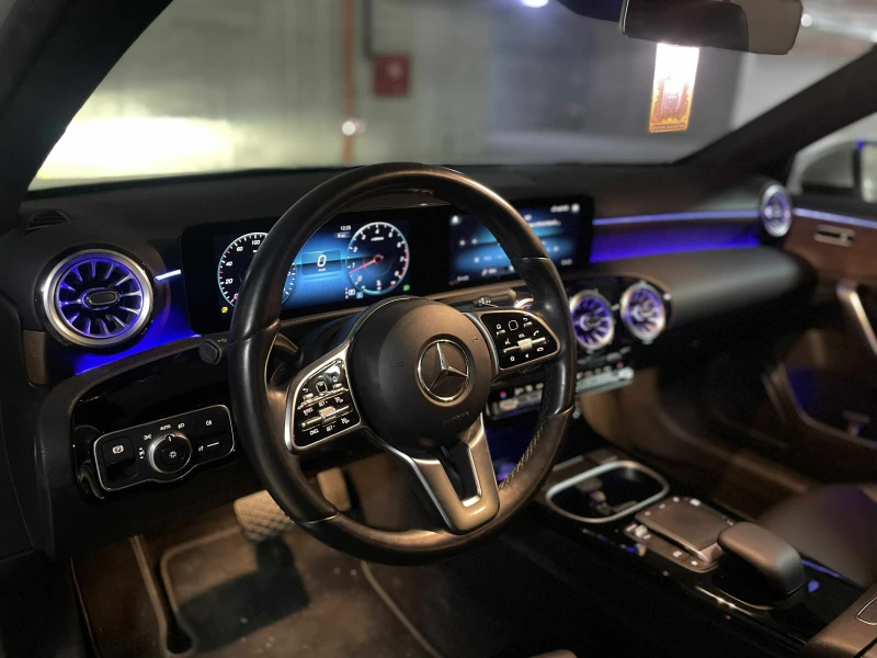 Mercedes-Benz A 220 4MATIC, снимка 8 - Автомобили и джипове - 53598043